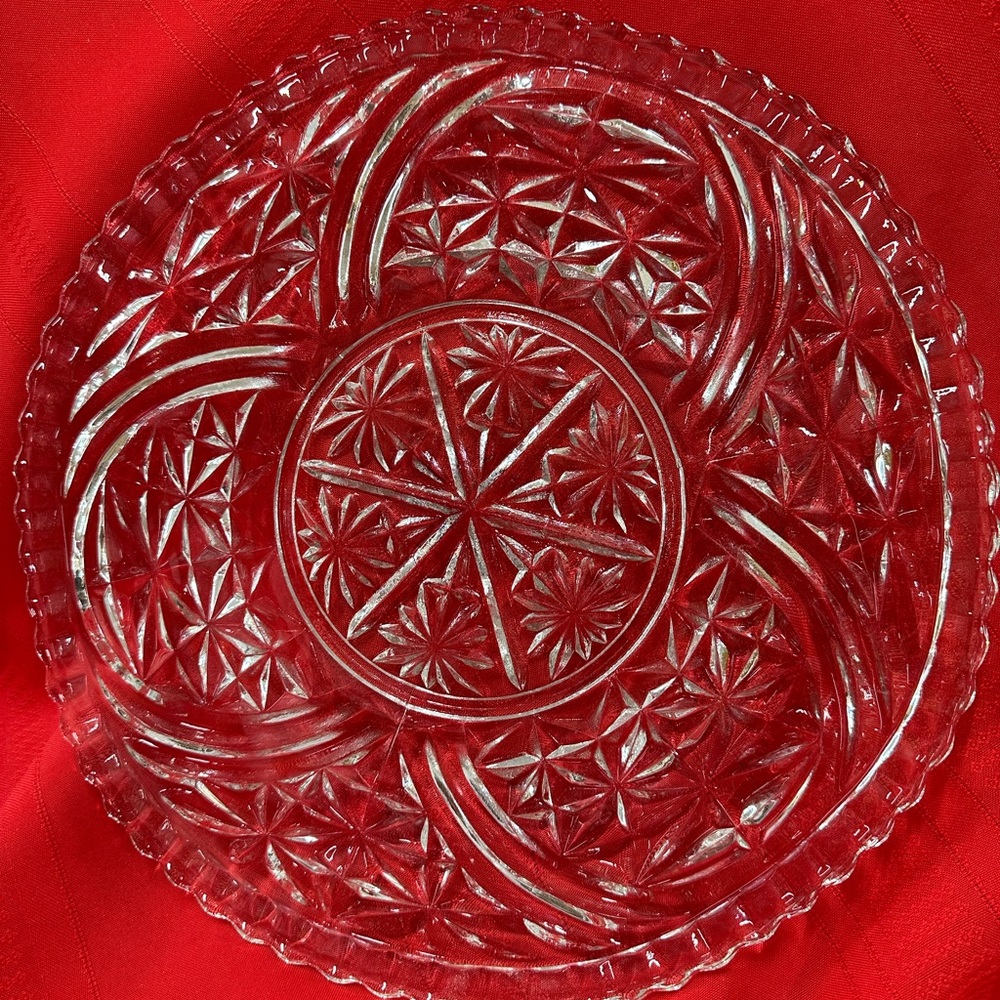Elegant Vintage Anchor Hocking Glass Cake Plate / Platter